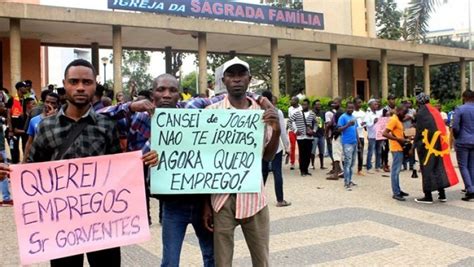 Jovens Protestam Em Luanda Contra Desemprego Angola