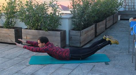 Die sogenannte superman übung ist eine der besten fitnessübungen für deine gesamte rückenmuskulatur. Superman - https://www.4yourfitness.com
