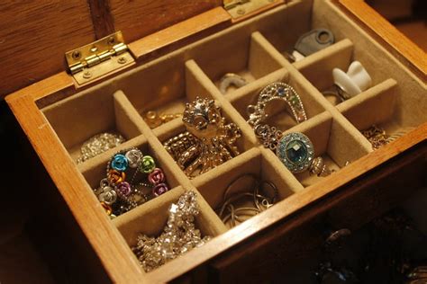 Homeowners or renters insurance usually pays for personal effects lost as a result of a jewelry insurance works like all other types of insurance. Why You Need Insurance for High-Value Jewelry, Art, Etc. | Prime Insurance Agency in Lakewood ...