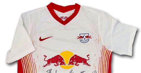 The compact squad overview with all players and data in the season overall statistics of current season. Weihnachtsgeschenk für RB Leipzig-Fans: Ein teamsigniertes ...