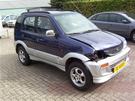 Daihatsu Terios J1 1 3 16V 4x4 Sloop Bouwjaar 1997 Kleur Paars