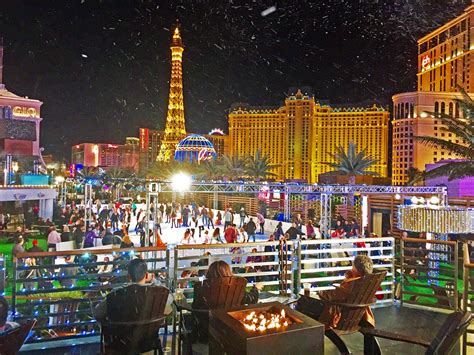 Christmas In Las Vegas All Your Favorite Winter Activities She Strayed
