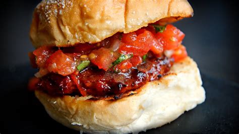 Chorizo And Salsa Burger Quick Recipe Youtube