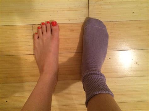 Mae Whitmans Feet