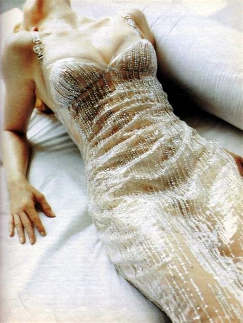 Madonna Versace 1995 Photos By Mario Testino Lady Madonna Madonna Mario Testino