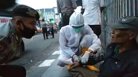 Kakek Di Garut Tergeletak Di Pinggir Jalan Dikira Meninggal Eh