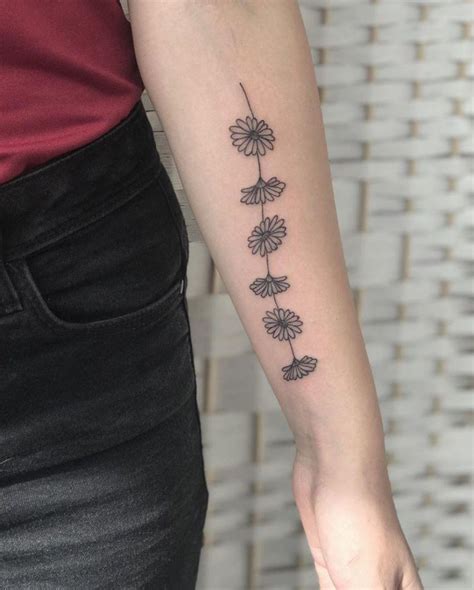 30 Pretty Daisy Chain Tattoos Make You The Focus Of The Crowd Style