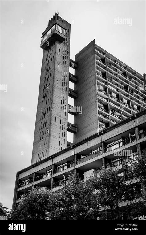 Trellick Tower A Grade Ii Listed Tower Block In North Kensington