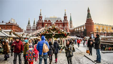 However, the form moskovĭ has left some traces in many other languages, such as english: Russland - Moskau im Winter - Weihnachtsmarkt