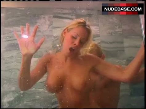 Nicole Sheridan Hot Sex In Shower Bikini Pirates Nudebase