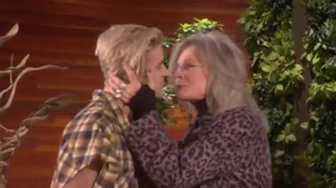 Justin Bieber Makes Out With Older Woman On The Ellen Show