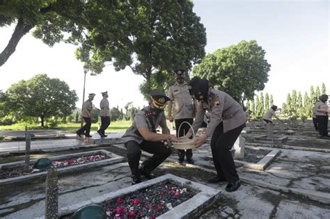 Peringati Hari Bhayangkara Ke 75 Kapolres Semarang Pimpin Upacara