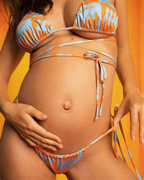 Pregnant Emily Ratajkowski In Bikinis For Inamorata November