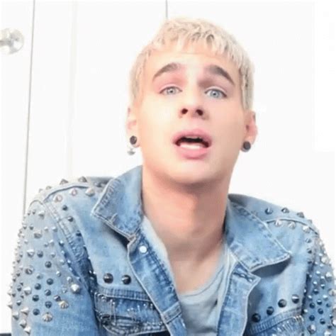 Brad mondo (born october 28, 1994), is an american hairstylist. Brad Mondo Live Your Extra Life GIF - BradMondo ...