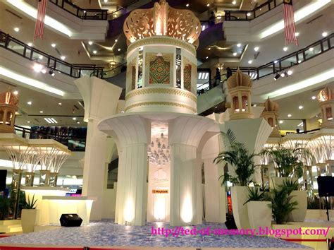 Hari raya is celebrated by muslims in malaysia with utmost festivity and enjoyment. TEDTRILOGY: One Utama Shopping Centre - Hari Raya ...