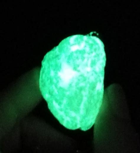 Raw Crystal Geode Glowing Raw Geode Raw Crystal Glow In Dark Etsy