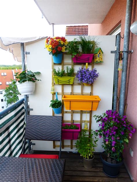 10 Space Saving Planter Ideas For Your Small Balcony
