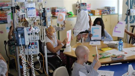 El Aula Hospitalaria una iniciativa que cumple con el derecho de los niños hospitalizados a