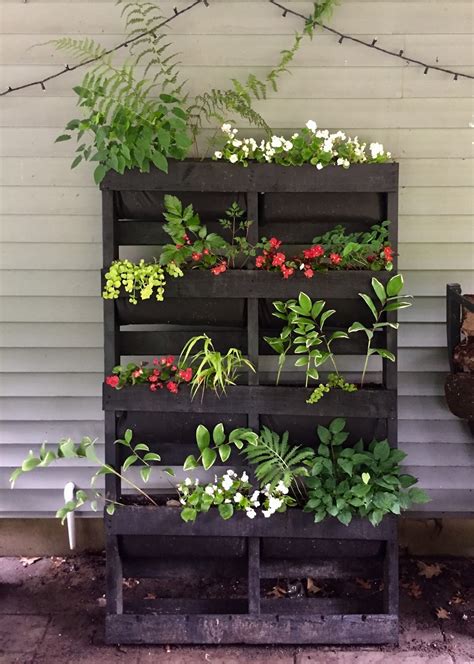 What can i make out of pallets for the garden. Red House Garden: How to Make a Vertical Pallet Garden for ...