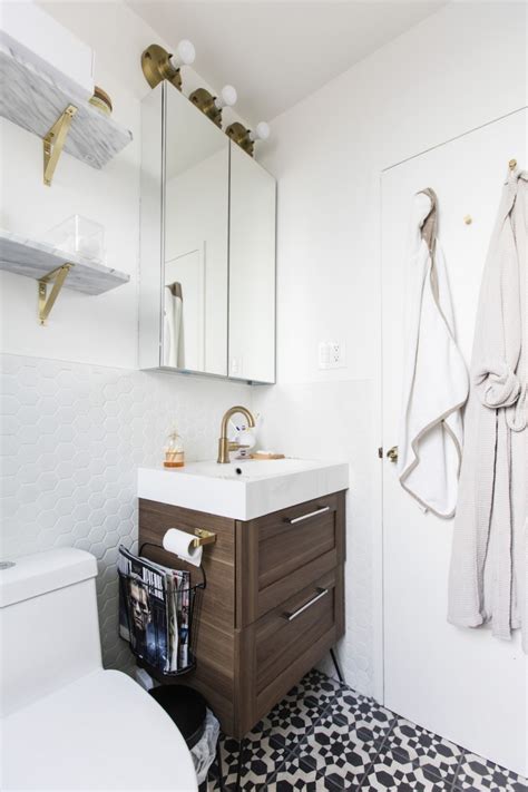 As popsugar editors, we independently select and write about stuff we love and think you'll like too. 5 Homeowners Use an IKEA Bath Vanity for a Modern Look