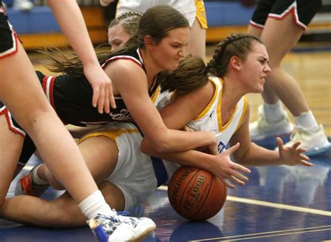 Girls Prep Basketball Wahlert Continues Recent Mastery Over Improving Wd Local Sports