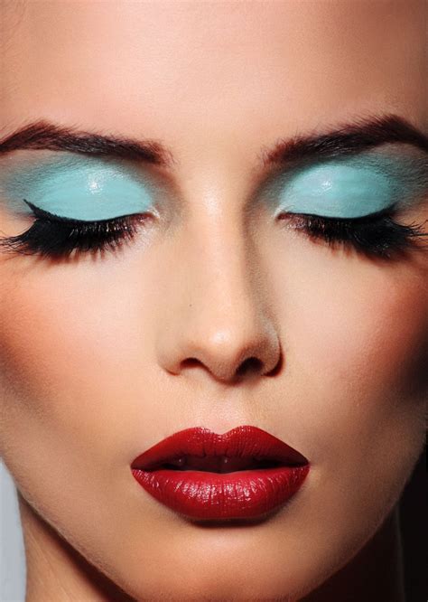 Blue Eyeshadow With Red Lipstick