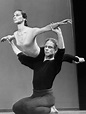 U.S. choreographer Merce Cunningham dies | CBC News