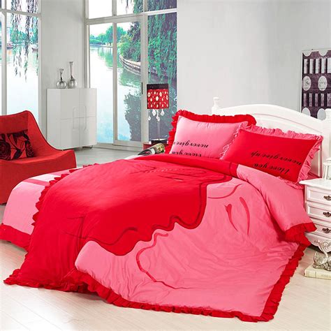 The problem here was that queen size bed sheets did not fit full sized beds, as these sheets are meant for longer beds. Romantic bedding set Twin and queen size | EBeddingSets