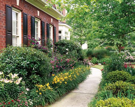 14 Front Yard Garden Plans Packed With Colorful Curb Appeal