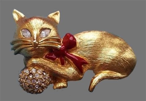 Cat With A Ball Brooch Gold Tone Jewelry Alloy Enamel Crystals 55 Cm Kaleidoscope Effect