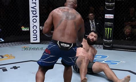 Ufc On Espn 45 Video Dontale Mayes Spoils Andrei Arlovskis 40th Ufc Fight With Tko Bvm Sports