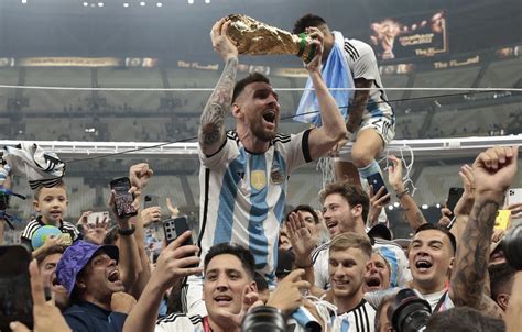 Lionel Messi Con La Copa Del Mundo La Foto Más Likeada En La