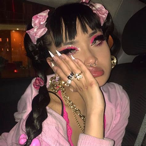 𝖇𝖎𝖙𝖈𝖍𝖈𝖗𝖆𝖋𝖙 On Instagram Swipe And Comment What U Got 🌸💍🍭🍦🦋🛍👼🏼👛 ヾ′