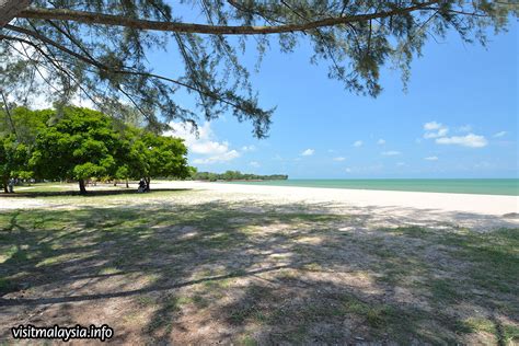 2.52403, 101.79283) is a popular seaside resort town in negeri sembilan. Saujana Beach