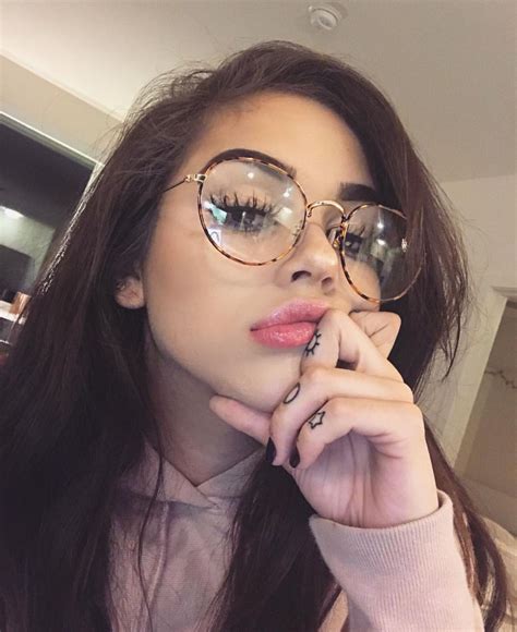 •🤞🏻youre The One🤞🏻• Girls With Glasses Glasses Fashion Cute Glasses