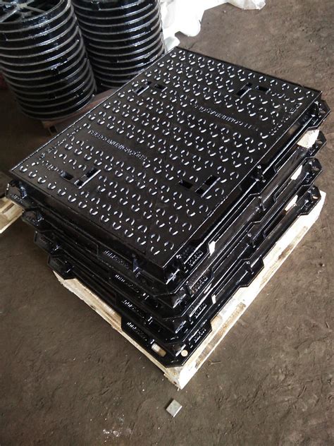 En 124 Standard Rectangle Sewer Ductile Iron Manhole Frame And Cover China Cover Frame And
