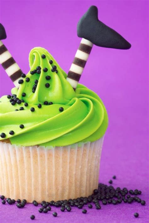 Best Halloween Cakes And Bakes To Make This Year Halloween Cakes Halloween Food For Party