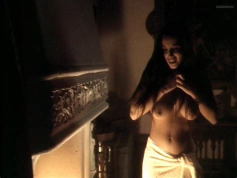 Nude Video Celebs Ana Alvarez Nude Aqui Huele A Muerto