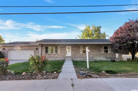 1135 N 100 E Pleasant Grove Ut 84062 Mls 1708064 Redfin