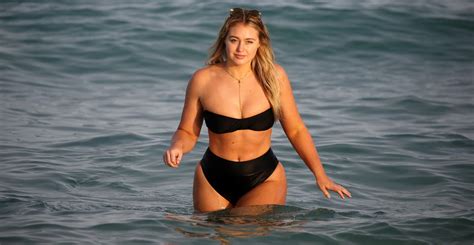 Model Iskra Lawrence Reveals Details From Past Eating Disorder