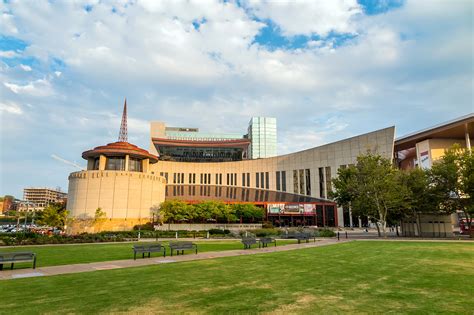 17 Best Nashville Attractions To Visit Now