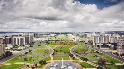 Just five years earlier, the area resembled a desert, with no people, scarce water, few animals and plants. Brasilia Tagestour Highlights in der Hauptstadt | Aventura ...