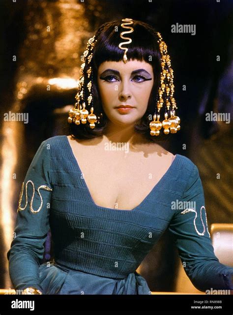 Elizabeth Taylor Cleopatra 1963 Stock Photo Alamy