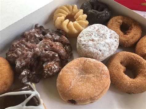 National Doughnut Day 2021 Includes Freebies From Dunkin Duck Donuts