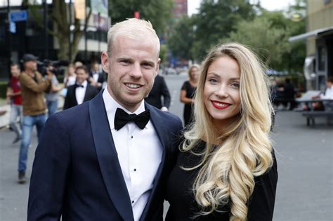 Born 6 october 1997) is a danish professional footballer who plays as a forward for french football club nice and the denmark. Статусы, Йохан Кройфф - Sports.ru