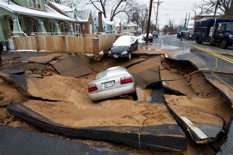 St Louis Sinkhole Swallows A Car Picture Incredible Sinkholes Around
