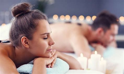 June Snow Massage Spa In 2020 Couples Massage Massage Aromatherapy