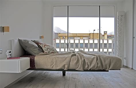 Schwebendes balkenbett mit zurückversetztem unterbau. Schwebendes Bett • Bilder & Ideen • COUCH
