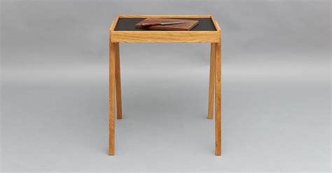 Ein möbelstück ganz aus holz. Massivholz Beistelltisch | Schreinerei Borer, Basel