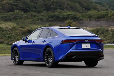 Now With Three Hydrogen Tanks The 2021 Toyota Mirai Gets A 400 Mile Range